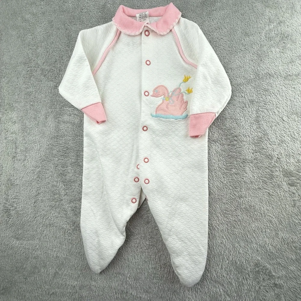 Baby Girl‎ 3-6 Mo One Piece Sleeper Quilted Snaps Collar Swan Pink USA Made VTG